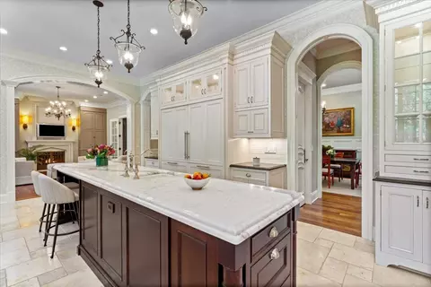Kitchen - 121 Hogarth Ln, Glencoe, IL 60022 photo 6 of 7