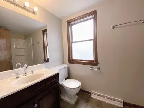 Bath - 3003 Longfellow Ave, Hazel Crest, IL 60429 photo 2 of 2