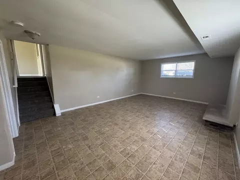 Living - 6021 Spring Ln, Matteson, IL 60443 photo 2 of 2