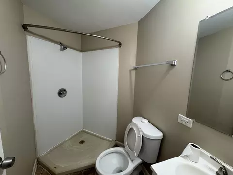 Bath - 6021 Spring Ln, Matteson, IL 60443 photo 2 of 2