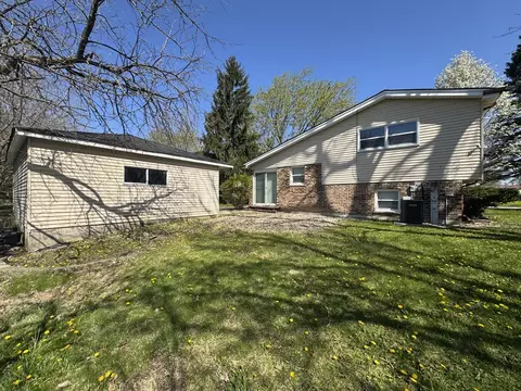 Exterior - 6021 Spring Ln, Matteson, IL 60443 photo 3 of 3