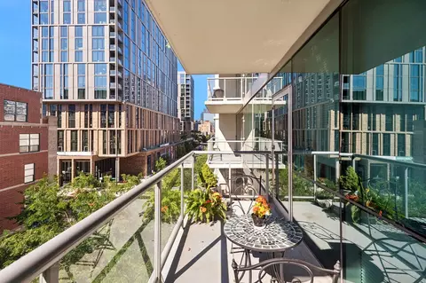 Exterior - 123 S Green St #409B, Chicago, IL 60607 photo 2 of 3