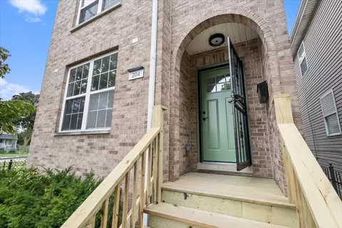 204 N Keystone Ave, Chicago, IL 60624