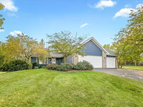 3775 E Whippoorwill Ln, Byron, IL 61010
