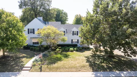 411 W 13th St, Sterling, IL 61081