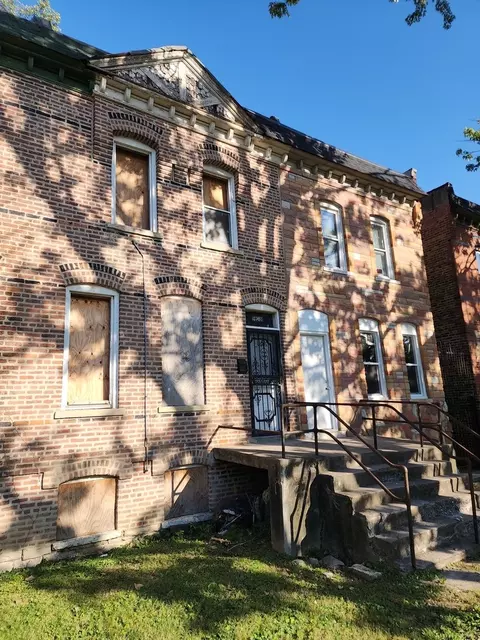 10755 S Champlain Ave, Chicago, IL 60628 photo 1
