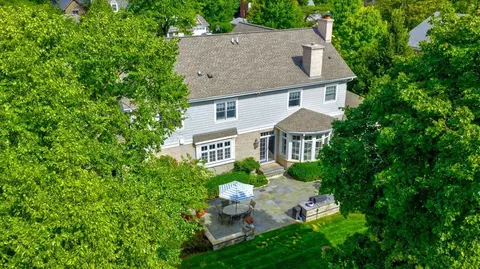 Undisclosed, Winnetka, IL 60093 photo 10