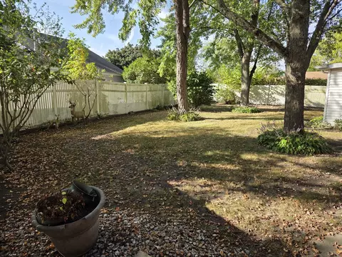 Exterior - 205 Briar Ln, Morris, IL 60450 photo 5 of 8