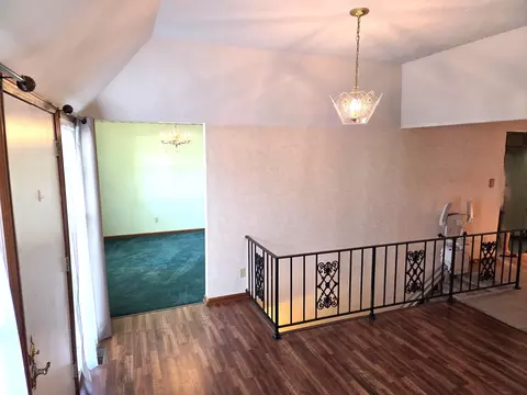 Entry Way - 205 Briar Ln, Morris, IL 60450 photo 3 of 4