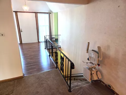 Entry Way - 205 Briar Ln, Morris, IL 60450 photo 2 of 4