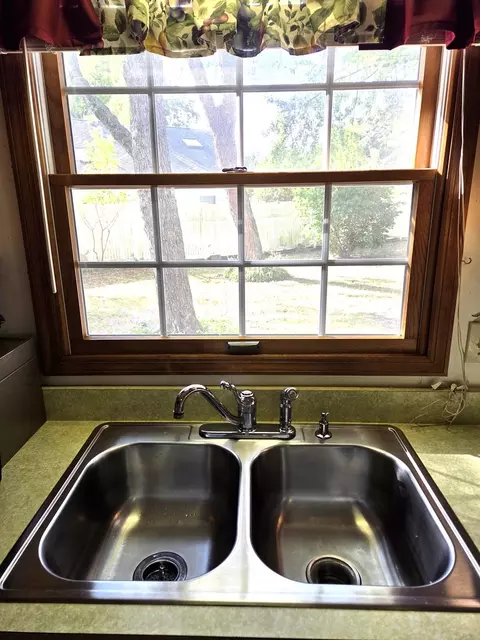 Kitchen - 205 Briar Ln, Morris, IL 60450 photo 4 of 4