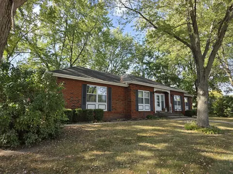 Exterior - 205 Briar Ln, Morris, IL 60450 photo 4 of 8