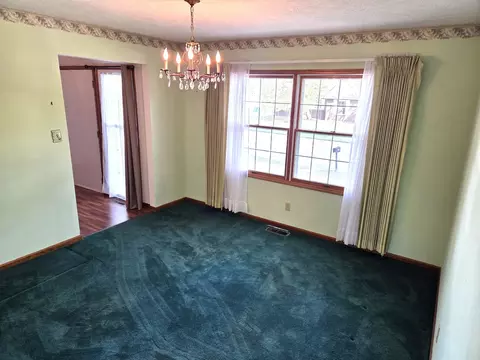 Living - 205 Briar Ln, Morris, IL 60450 photo 1 of 7