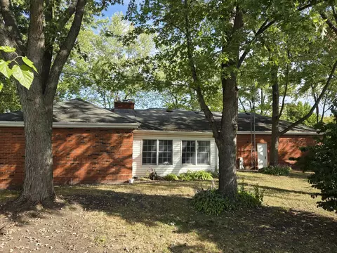 Exterior - 205 Briar Ln, Morris, IL 60450 photo 7 of 8