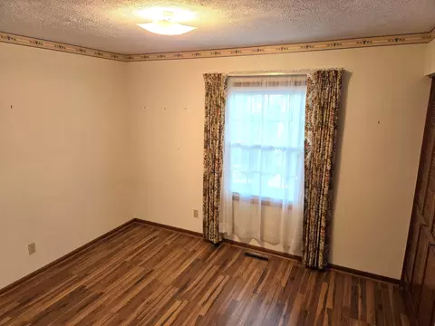 Bedroom - 205 Briar Ln, Morris, IL 60450 photo 2 of 2