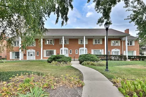 5 N Tower Rd, Oak Brook, IL 60523