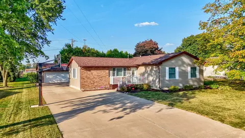 504 Elizabeth St, Streator, IL 61364