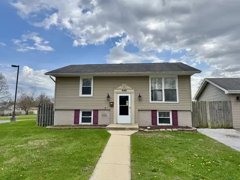 4415 S Churchill Dr, Richton Park, IL 60471