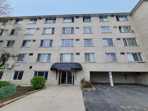1227 S Harlem Ave #208, Berwyn, IL 60402