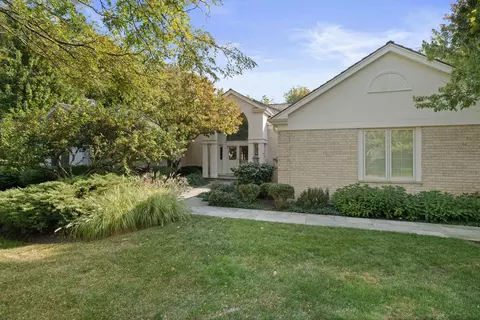 1605 Freesia Ct, Highland Park, IL 60035