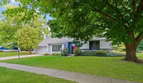 1914 Woodfield Rd, Champaign, IL 61822