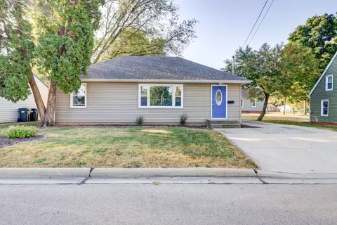 1013 W 8th St, Sterling, IL 61081