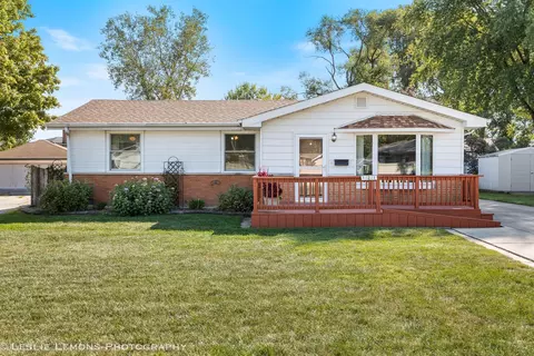 13231 E Playfield Dr, Crestwood, IL 60418