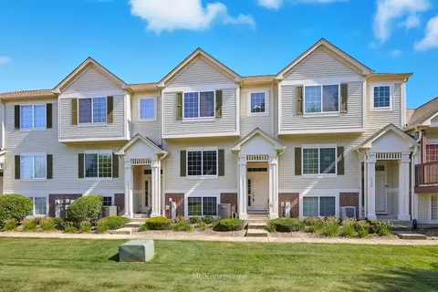 1741 Fredericksburg Ln, Aurora, IL 60503
