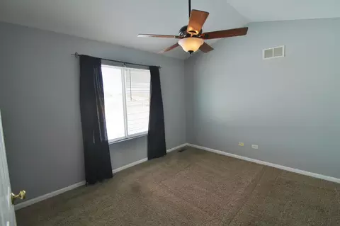 Bedroom - 651 Chestnut Rdg, Minooka, IL 60447 photo 3 of 6