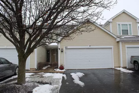 651 Chestnut Rdg, Minooka, IL 60447