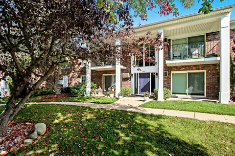 108 Evelyn Ln #E, Lake Geneva, WI 53147