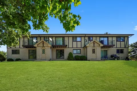 475 S Belmont Ave #1, Elgin, IL 60123