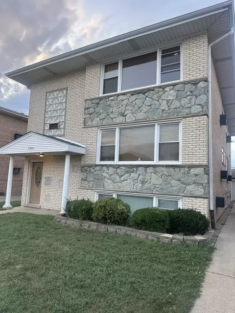 8542 W Winnemac Ave, Chicago, IL 60656