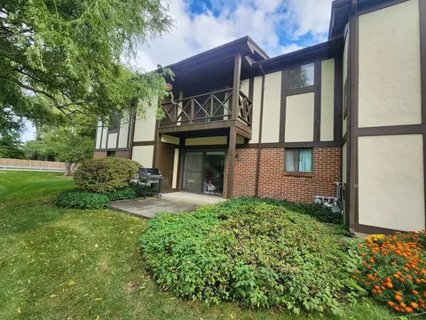 Exterior - 1044 Creekside Ct #2B, Wheeling, IL 60090 photo 4 of 4