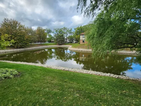 View/Area - 1044 Creekside Ct #2B, Wheeling, IL 60090 photo 1 of 2