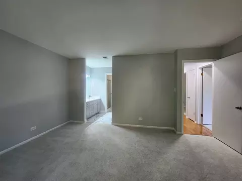 Bedroom - 1044 Creekside Ct #2B, Wheeling, IL 60090 photo 3 of 5