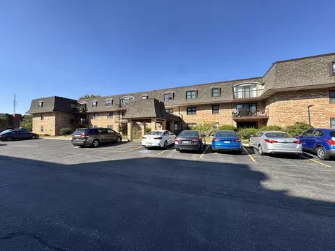 475 N Cass Ave #212, Westmont, IL 60559