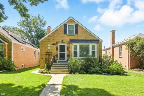 2130 Brummel St, Evanston, IL 60202