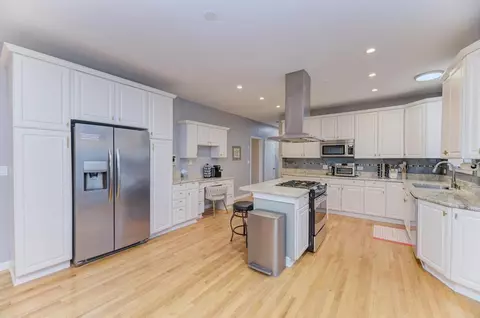 Kitchen - 420 Ford Ln, Bartlett, IL 60103 photo 3 of 6
