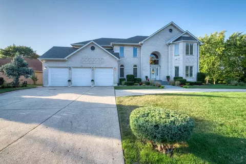 Exterior - 420 Ford Ln, Bartlett, IL 60103 photo 18 of 25