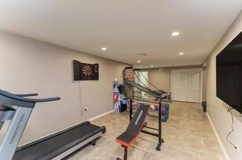 Entry Way - 420 Ford Ln, Bartlett, IL 60103 photo 9 of 9