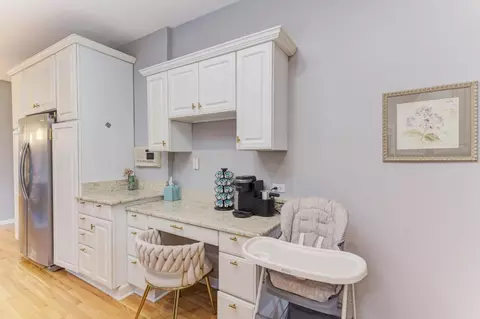Kitchen - 420 Ford Ln, Bartlett, IL 60103 photo 6 of 6
