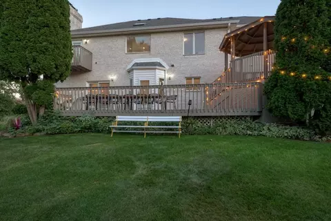 Exterior - 420 Ford Ln, Bartlett, IL 60103 photo 13 of 25