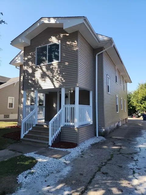 600 Sunderlin St, Waukegan, IL 60085