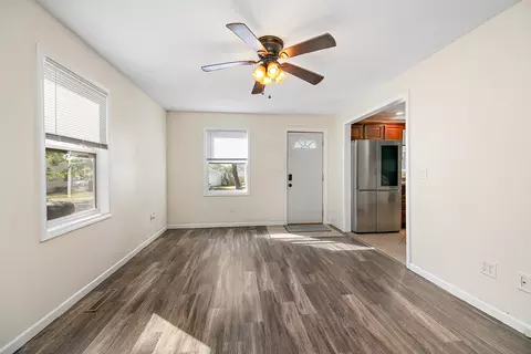Living - 556 N 10th Ave, Kankakee, IL 60901 photo 3 of 3