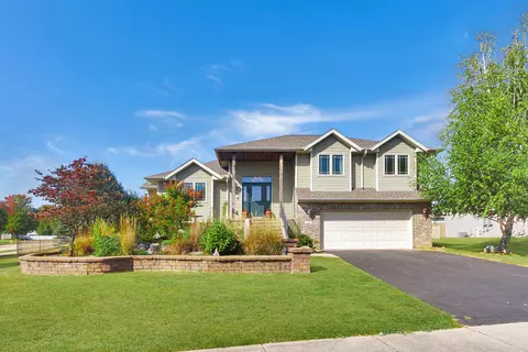 2363 Meadow View Ln, Rockford, IL 61102