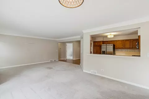 Living - 341 Fairway View Dr, Algonquin, IL 60102 photo 3 of 4