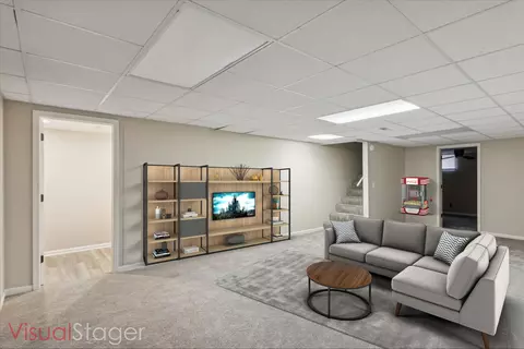 Living - 341 Fairway View Dr, Algonquin, IL 60102 photo 2 of 4