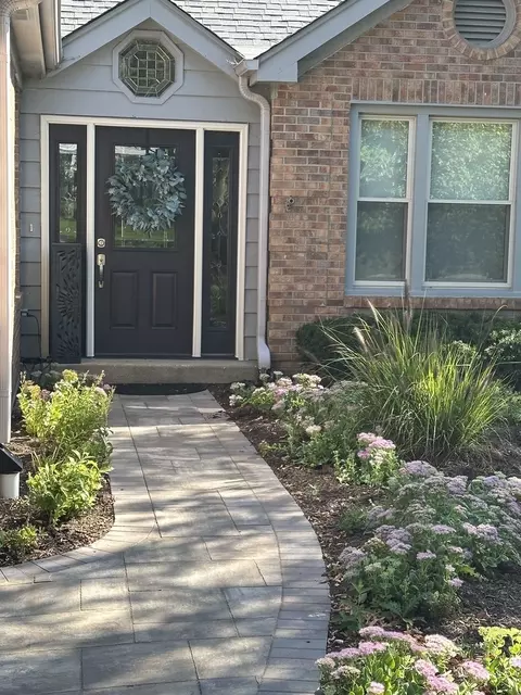 Exterior - 341 Fairway View Dr, Algonquin, IL 60102 photo 2 of 4