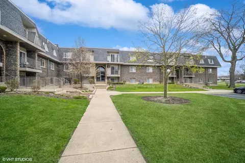 860 Winesap Ct #308, Prospect Heights, IL 60070